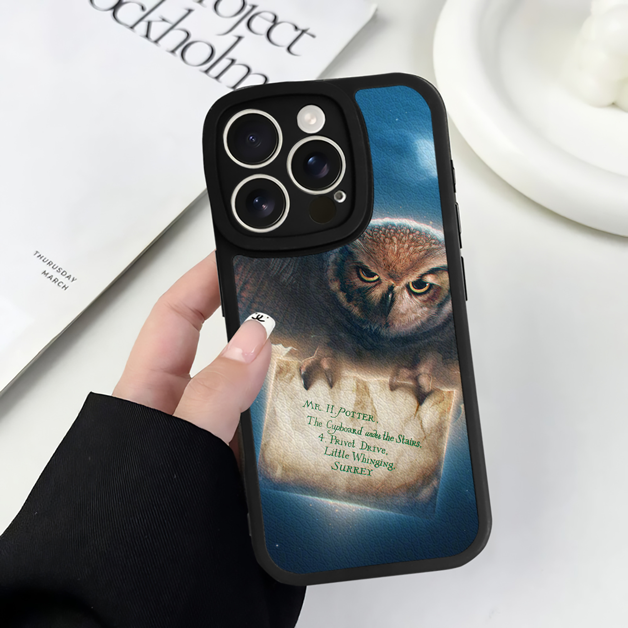 （画像用） Harry Potter ハリー・ポッターシリーズ 【iPhone 16シリーズ対応】シリコンスマホケース（レザー調） 材質：シリコン